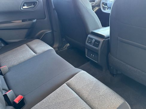 Used 2025 Nissan Rogue SV FWD image 28