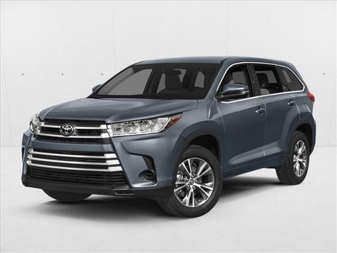 Used 2019 Toyota Highlander LE image 1