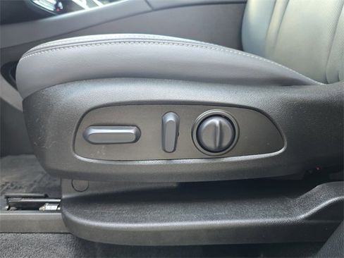 Certified 2023 Buick Enclave Essence image 20