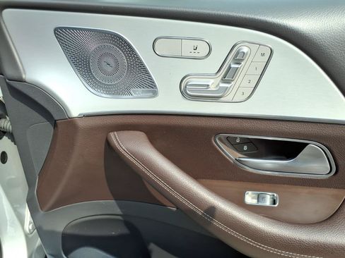 Used 2020 Mercedes-Benz GLS 450 4MATIC image 25