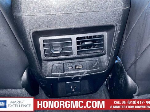 Used 2023 GMC Canyon Elevation w/ Elevation Premium Package AWD/4WD image 11
