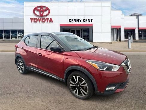 Used 2019 Nissan Kicks SR FWD image 1