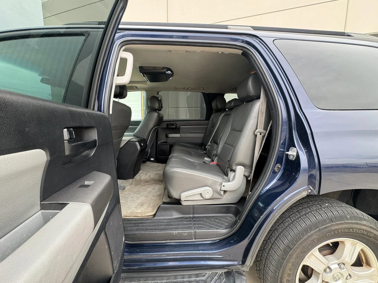 Used 2010 Toyota Sequoia SR5 AWD/4WD image 15