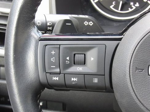 Used 2023 Nissan Rogue SL image 25