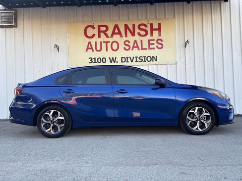 Used 2019 Kia Forte LXS image 2