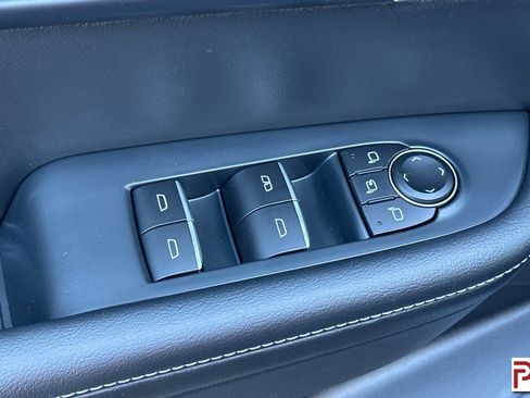 Certified 2025 Buick Enclave Avenir image 12