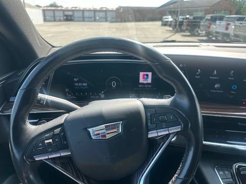 Used 2021 Cadillac Escalade Luxury AWD/4WD image 12