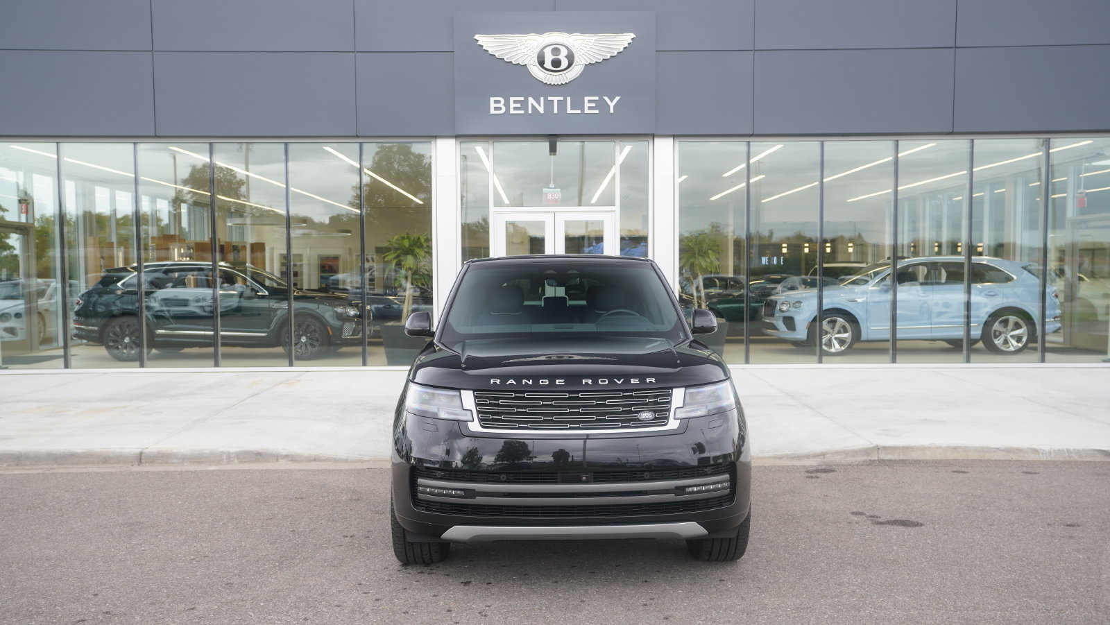 Used 2025 Land Rover Range Rover SE AWD/4WD image 21