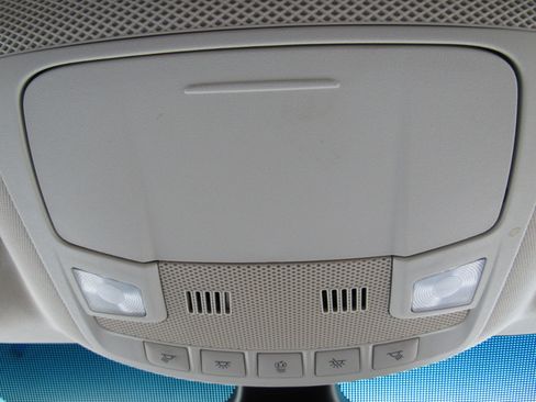 Used 2024 Ford Edge Titanium image 28