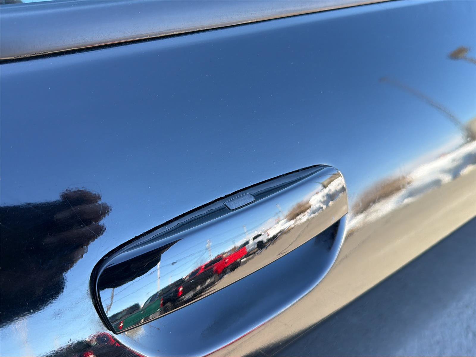 Used 2012 Dodge Challenger SXT RWD image 10