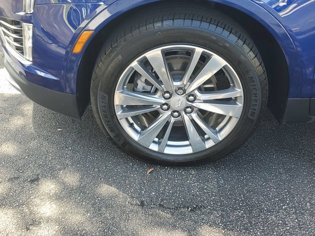 Certified 2023 Cadillac XT5 Premium Luxury w/ LPO, Floor Liner Package AWD/4WD image 12