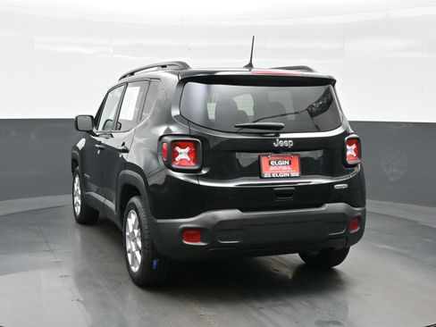 Used 2019 Jeep Renegade Latitude image 4