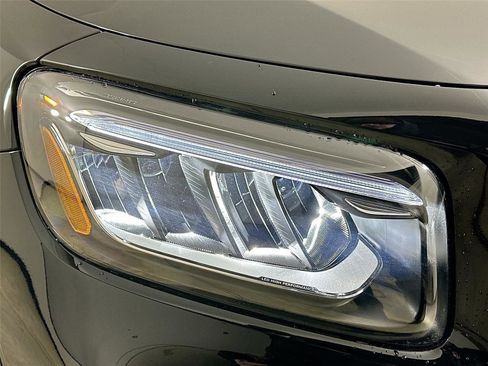 Used 2026 Mercedes-Benz GLB 250 4MATIC image 58