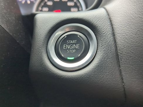 Used 2021 Chevrolet Tahoe Premier w/ Premium Package image 27