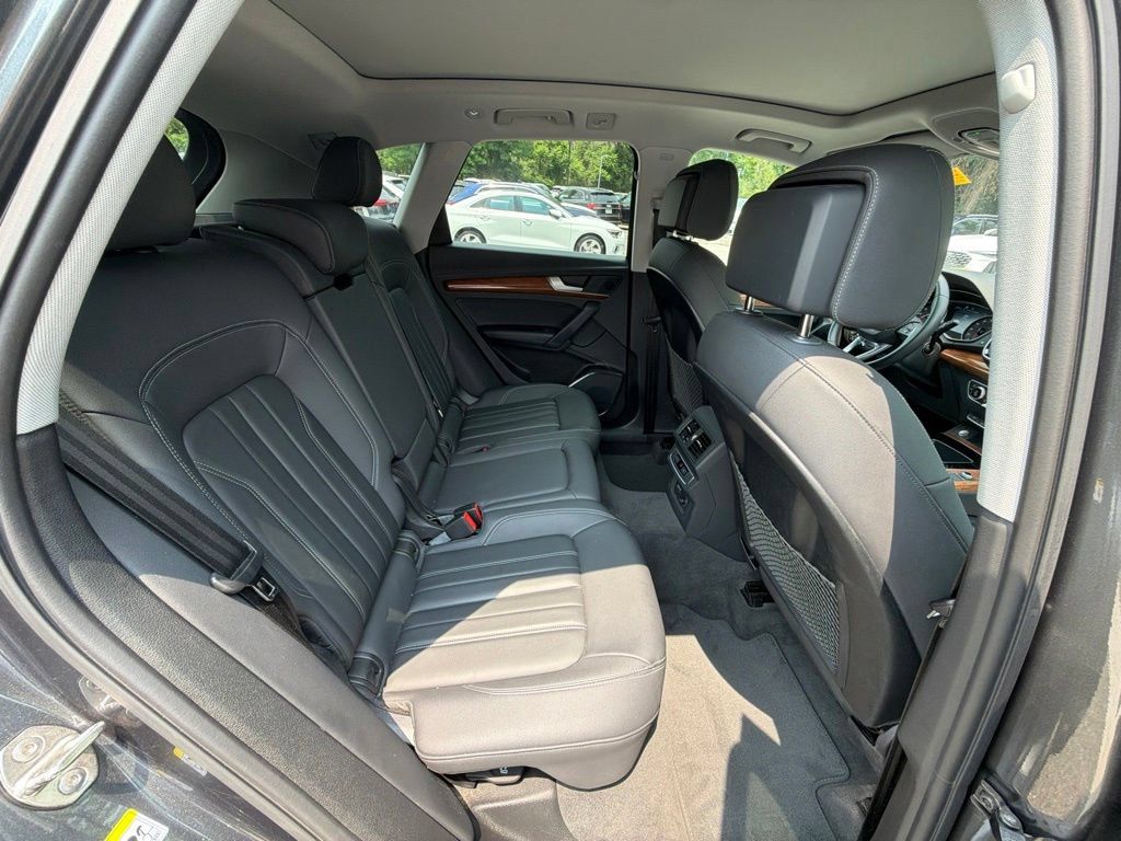 Used 2023 Audi Q5 2.0T Premium w/ Convenience Package AWD/4WD image 25