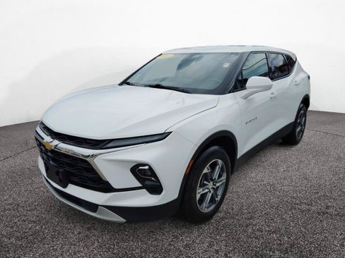 Used 2025 Chevrolet Blazer LT AWD/4WD image 3