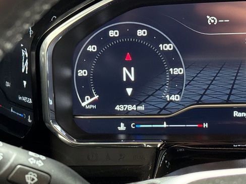 Used 2024 GMC Sierra 1500 Elevation image 32