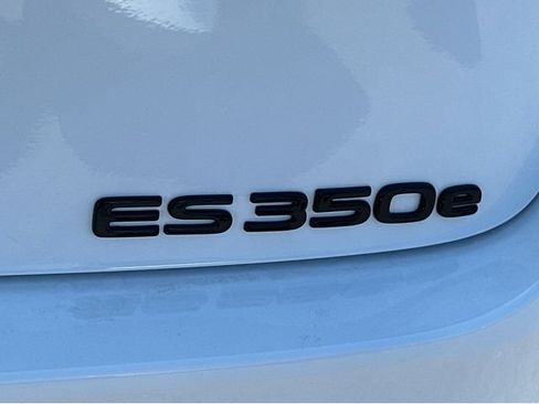New 2026 Lexus ES 350e FWD image 22