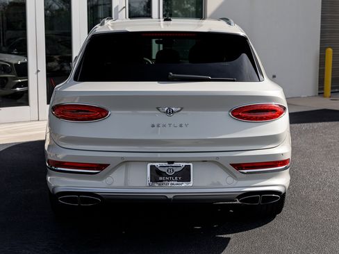 Used 2023 Bentley Bentayga Extended Wheelbase image 20