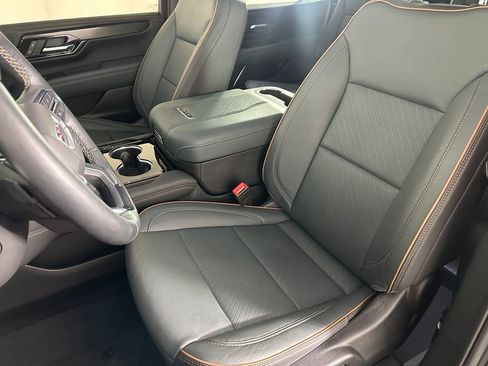 Used 2025 GMC Yukon AT4 w/ AT4 Premium Package image 26