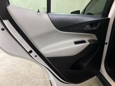 Used 2023 Chevrolet Equinox LT FWD image 23