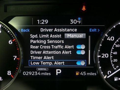 Used 2024 Mitsubishi Outlander SE image 34