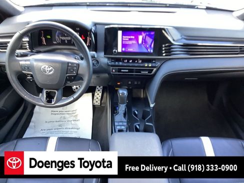 Used 2025 Toyota Camry SE image 18