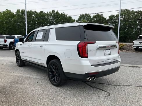 Used 2022 GMC Yukon XL Denali AWD/4WD image 26