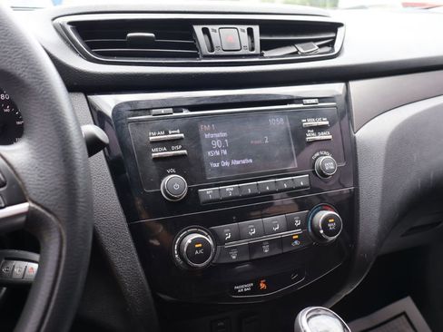 Used 2017 Nissan Rogue Sport S w/ S Appearance Package image 26