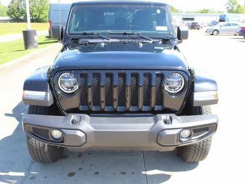 Used 2022 Jeep Wrangler Unlimited Sahara image 7