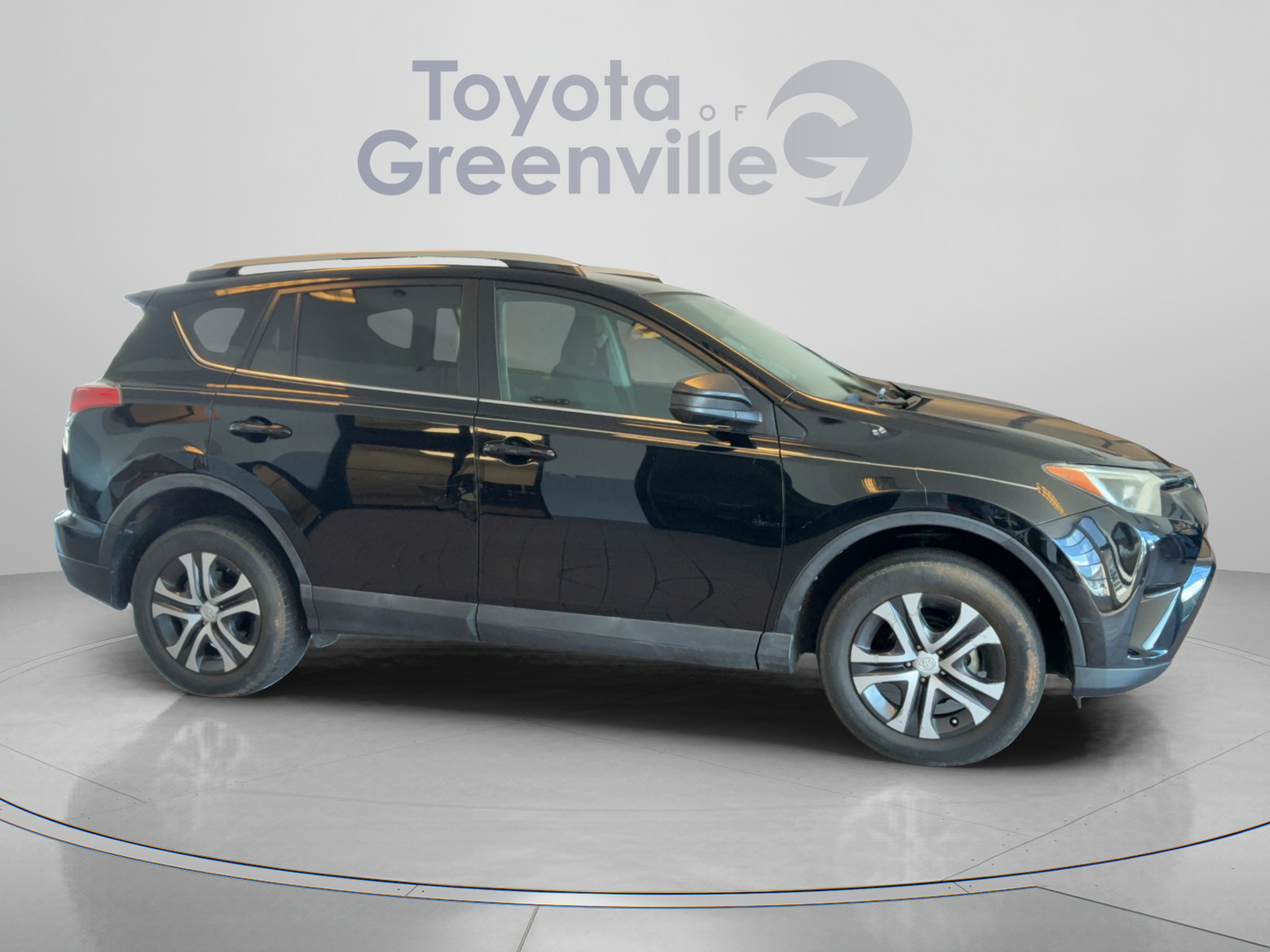 Used 2016 Toyota RAV4 LE FWD image 7