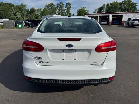 Used 2016 Ford Focus SE FWD image 4