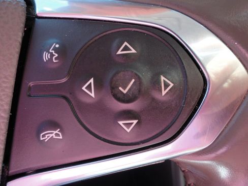 Used 2019 Chevrolet Traverse LT image 27