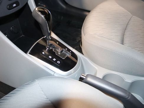 Used 2013 Hyundai Accent GLS w/ Premium Pkg FWD image 42