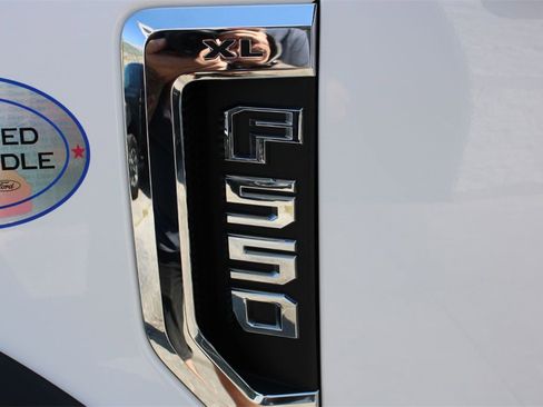 Used 2022 Ford F550 4x4 Crew Cab Super Duty w/ Power Equipment Group image 14
