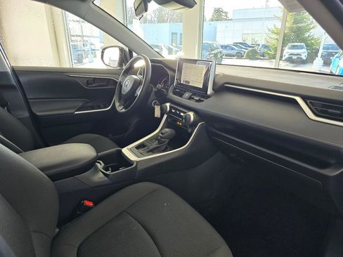 Used 2025 Toyota RAV4 LE image 44