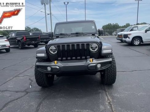 Used 2021 Jeep Wrangler Unlimited Sahara AWD/4WD image 3