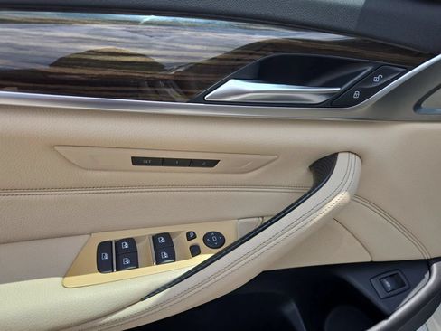 Used 2019 BMW 530i w/ Convenience Package RWD image 14