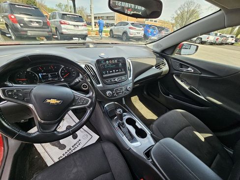 Used 2018 Chevrolet Malibu LT image 18