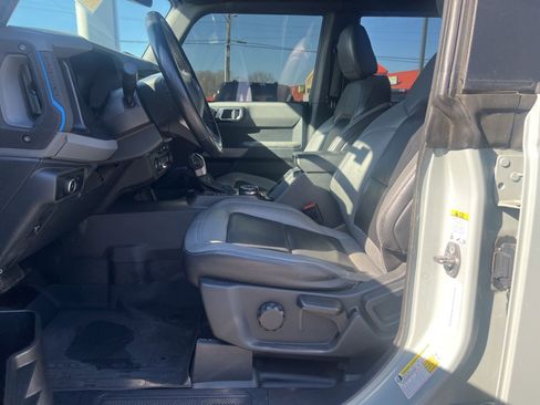 Used 2023 Ford Bronco Black Diamond image 11