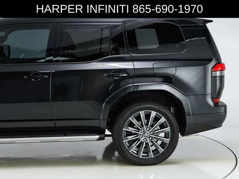 Used 2024 Lexus GX 550 w/ Accessory Package (31) AWD/4WD image 4