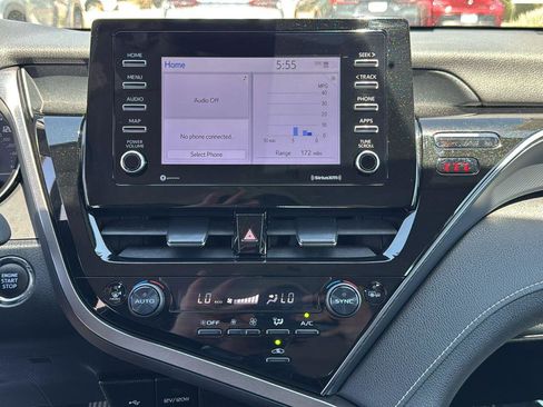 Used 2023 Toyota Camry SE image 18