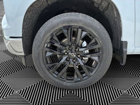 New 2026 Chevrolet Silverado 1500 LTZ w/ LTZ Premium Package AWD/4WD image 9