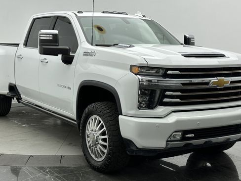 Used 2022 Chevrolet Silverado 3500 High Country image 3
