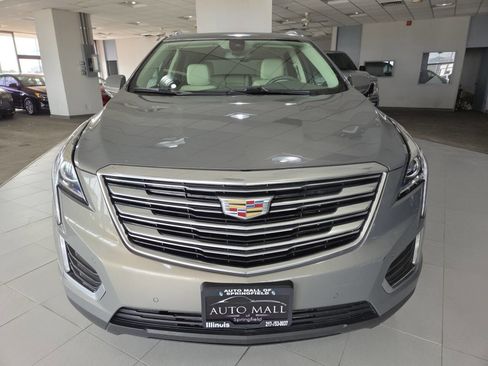 Used 2018 Cadillac XT5 Luxury w/ Driver Awareness Package AWD/4WD image 2