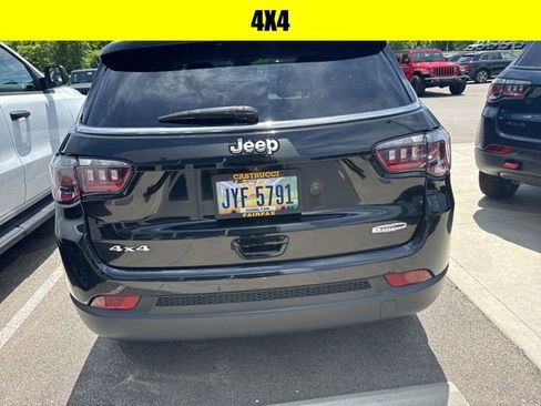 Used 2022 Jeep Compass Latitude AWD/4WD image 5