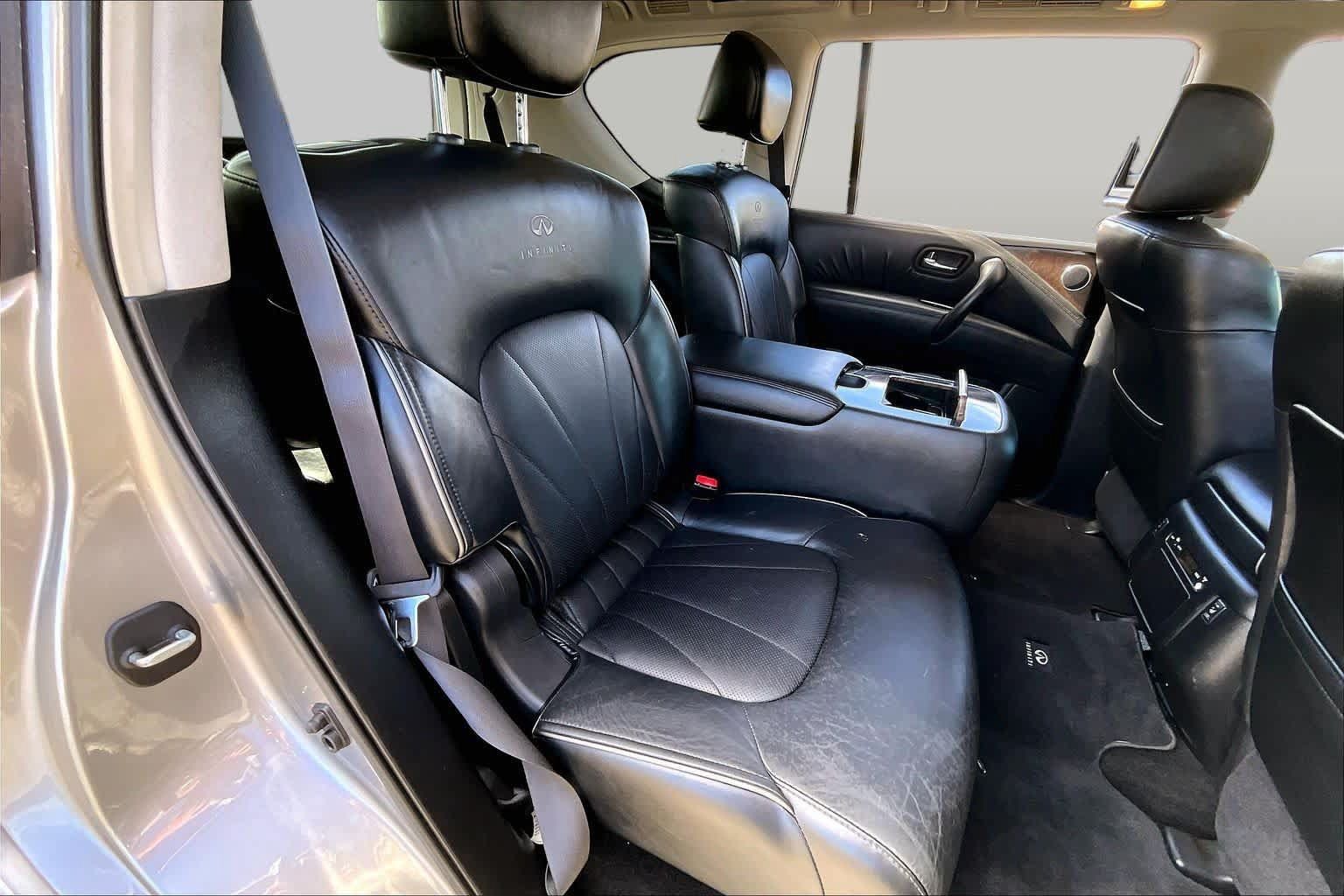 Used 2012 INFINITI QX56 4WD w/ Deluxe Touring Pkg image 19
