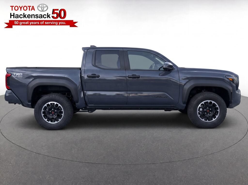 Used 2024 Toyota Tacoma TRD Off-Road AWD/4WD image 8