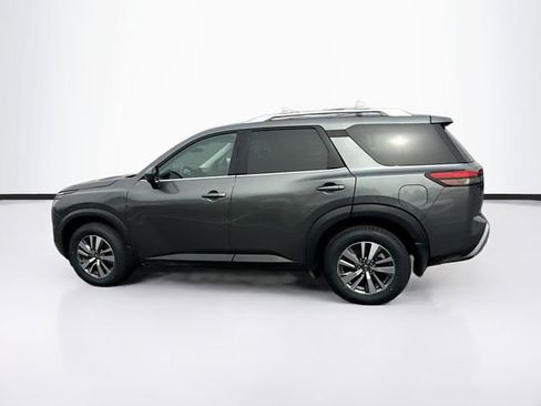 Used 2023 Nissan Pathfinder SL AWD/4WD image 4