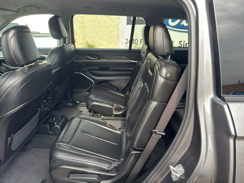 Used 2023 Jeep Grand Cherokee L Limited w/ Trailer Tow Group (B) image 19